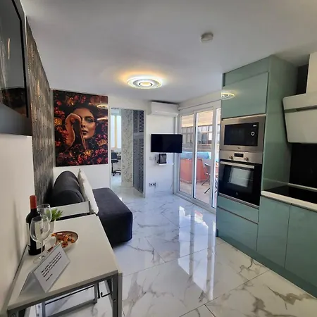 Apartmán New Attic With Terrace And Air Conditioning At Canteras Parking Optional *